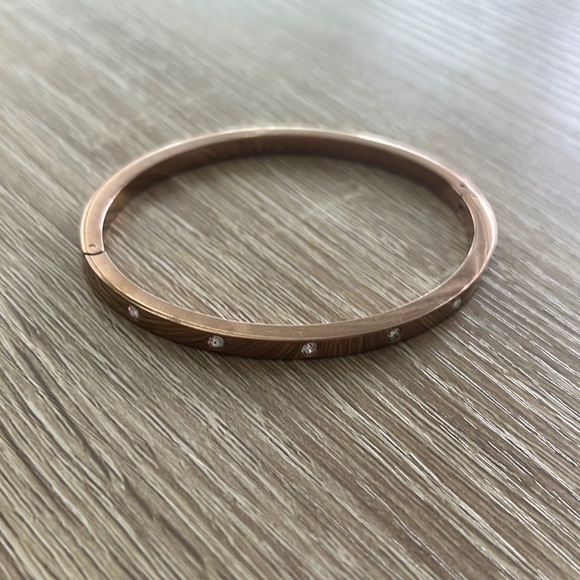 Fossil brand rose gold bangle bracelet - Picture 2 of 7